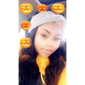 Meet your Posher, Lia